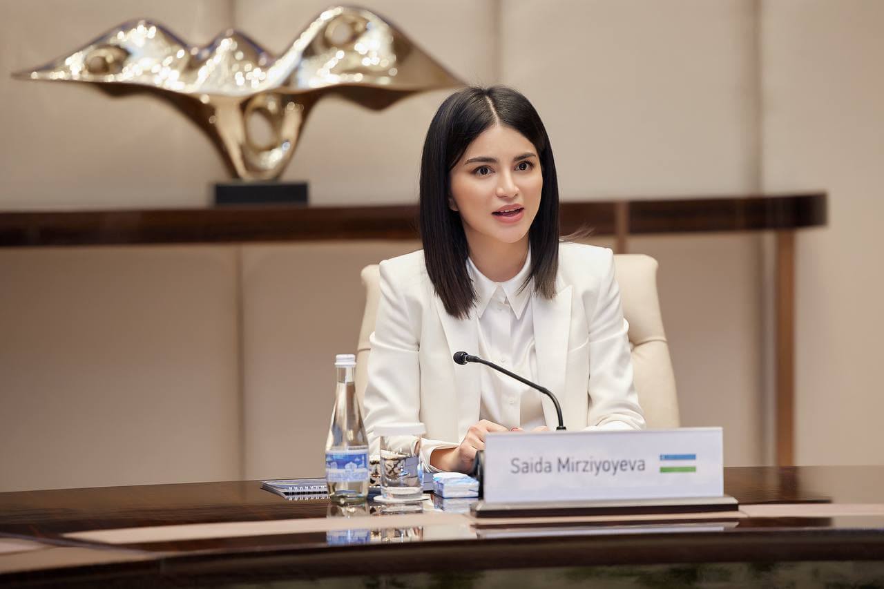 kun.uz - Саида Мирзиёева: «Энди вояга етмаганлар билан алоқа — қамоқ билан жазоланадиган оғир жиноят».